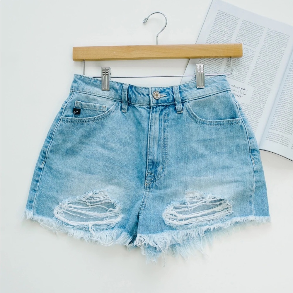 KanCan FRAZZLED MOM LIGHT WASH CUTOFFS NWOT